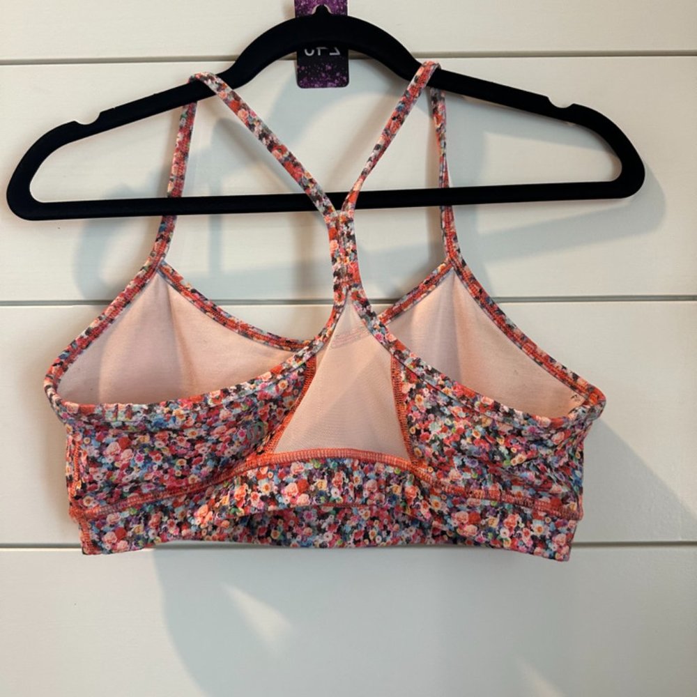 (P245) LULULEMON  Flow Y Bra IV Prism Petal Multi Sz 10 - Picture 3 of 3